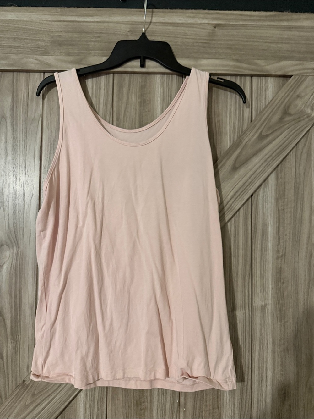 Light Pink Scoop Neck Women's Tank Top - Casual Everyday Layer